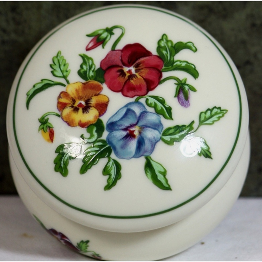 Vintage Partylite pansy floral ceramic Trinket Box